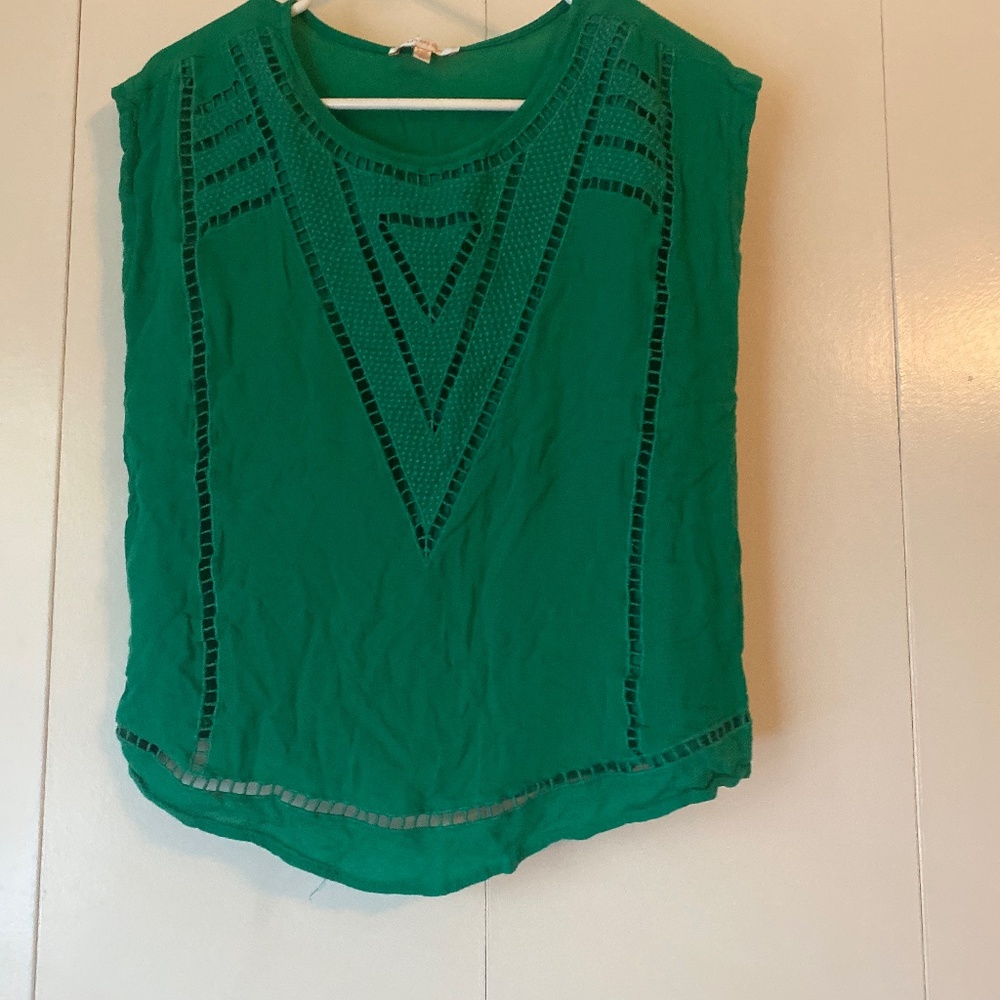 Green detail top